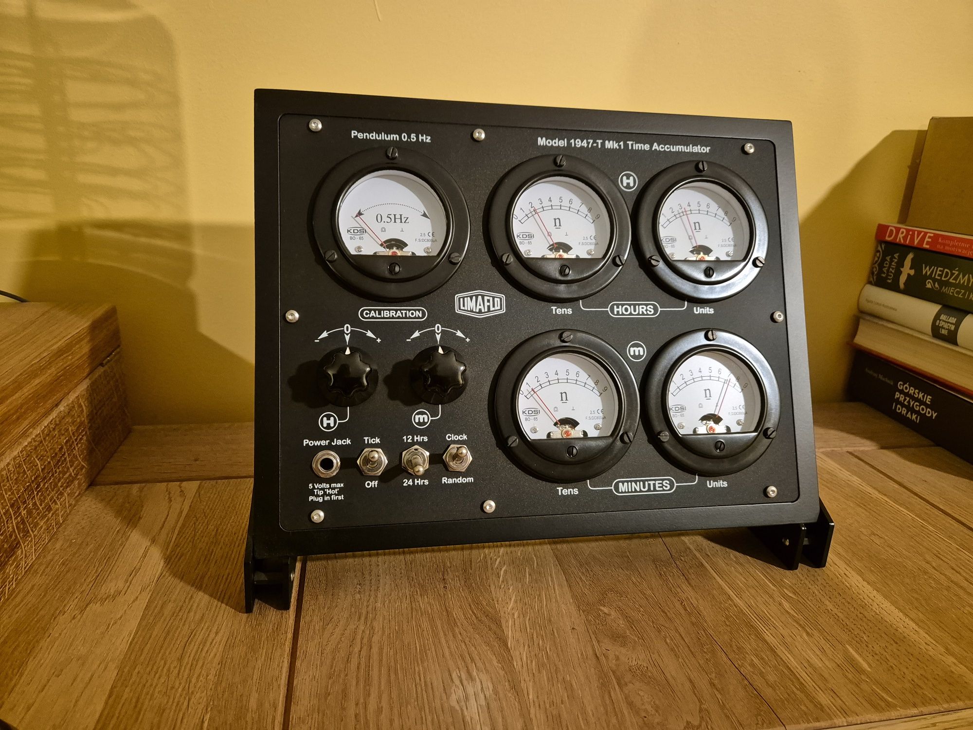Zegar LIMAFLO The 1947-T Mk1 Revision II Time Accumulator -Kickstarter