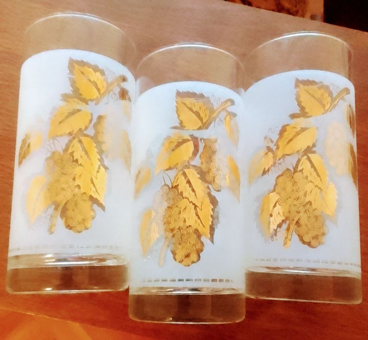 Продам келихи святкові