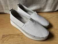 Nowe skorzane buty 40
