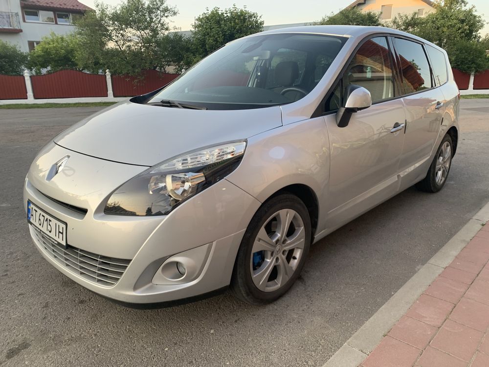 Продам Reno Grand Scenik