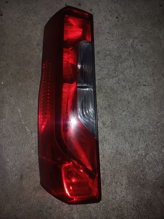 Farolim esquerdo Mercedes Sprinter de 2019