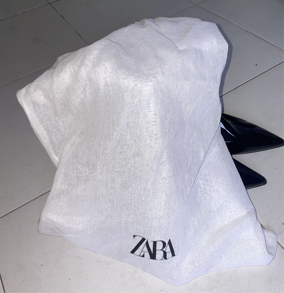 Bota preta da Zara