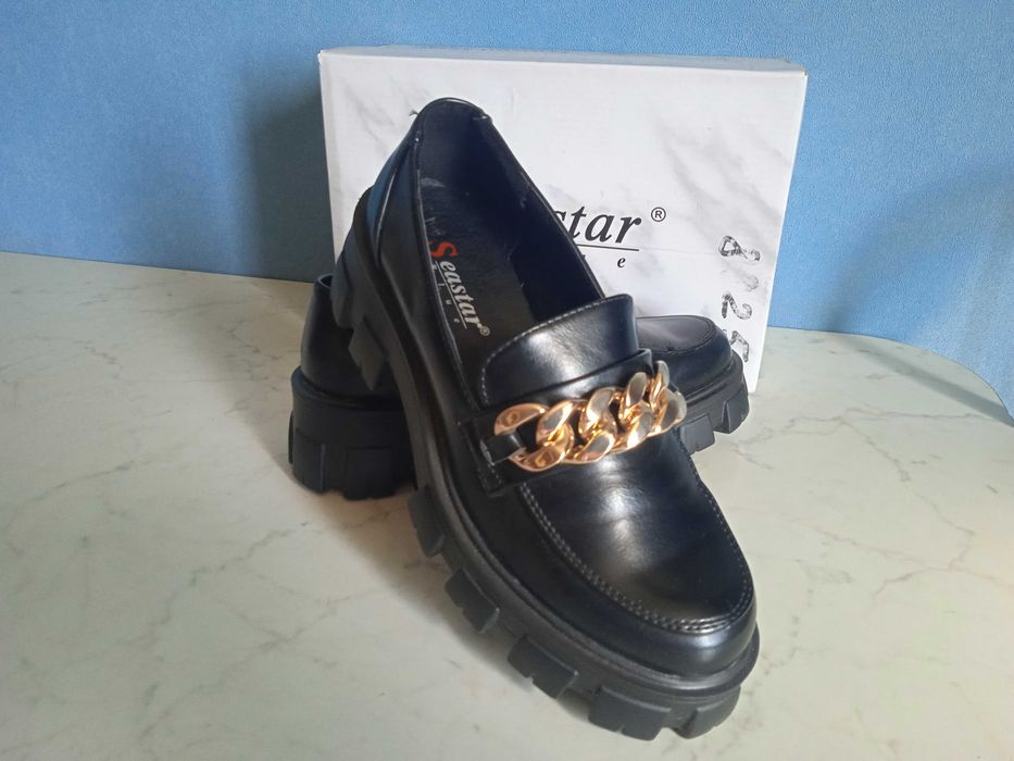 Лоферы женские р.37 новые