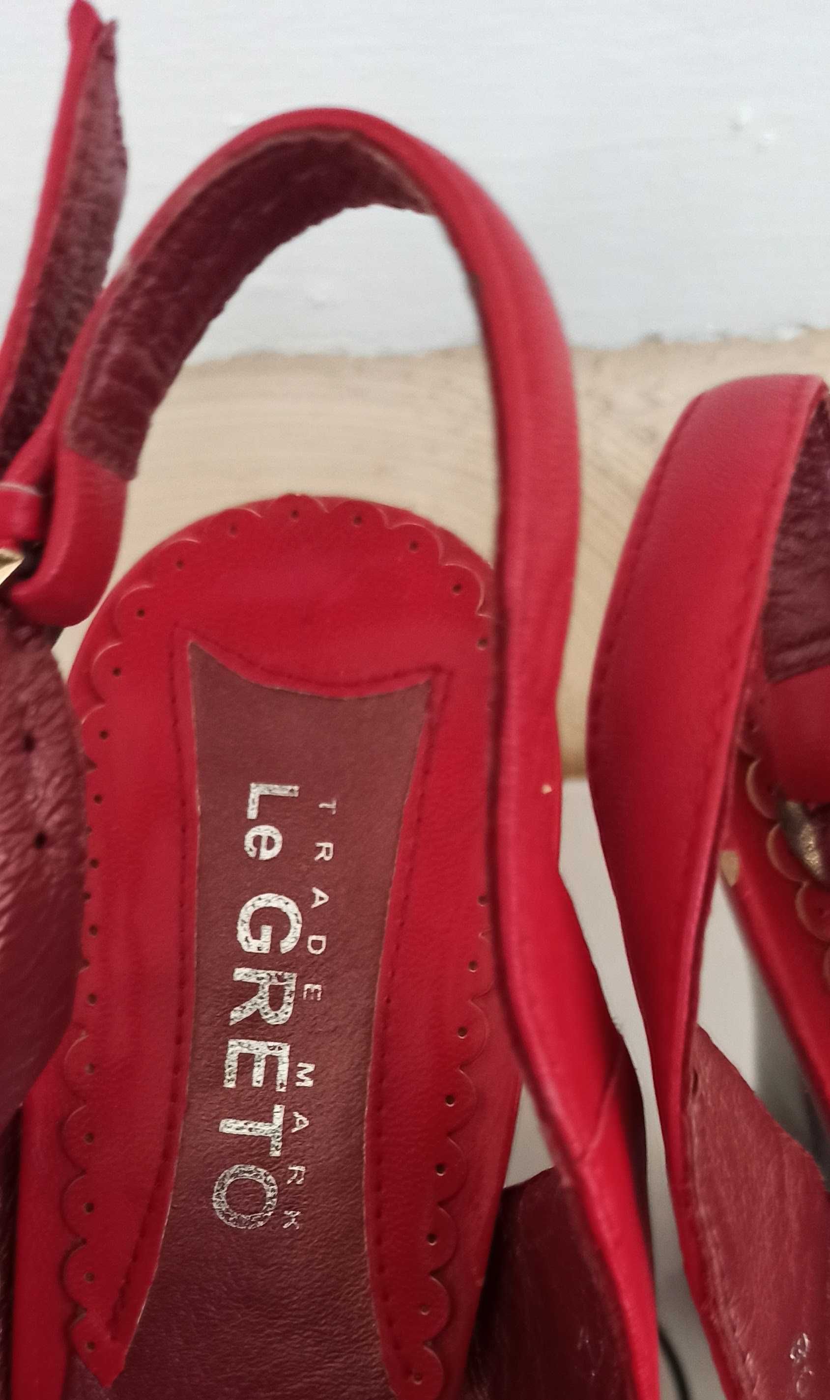 Босоніжки Le Greto червоні 39 розмір