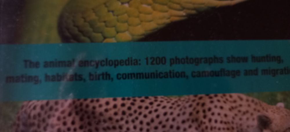 "Life in the wild" 510 páginas.