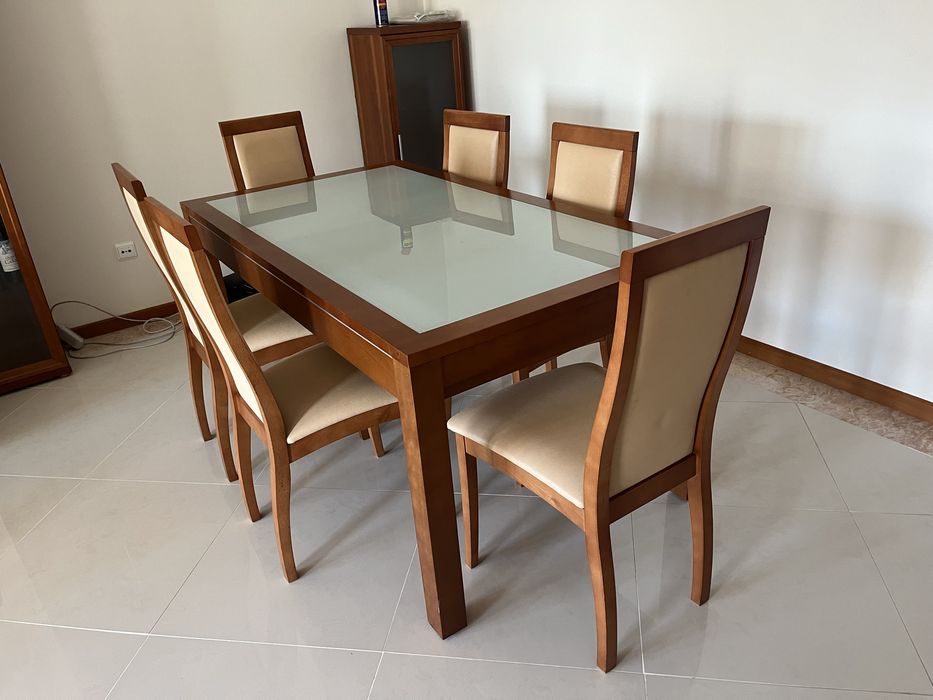 Mesa extensível + 6 cadeiras