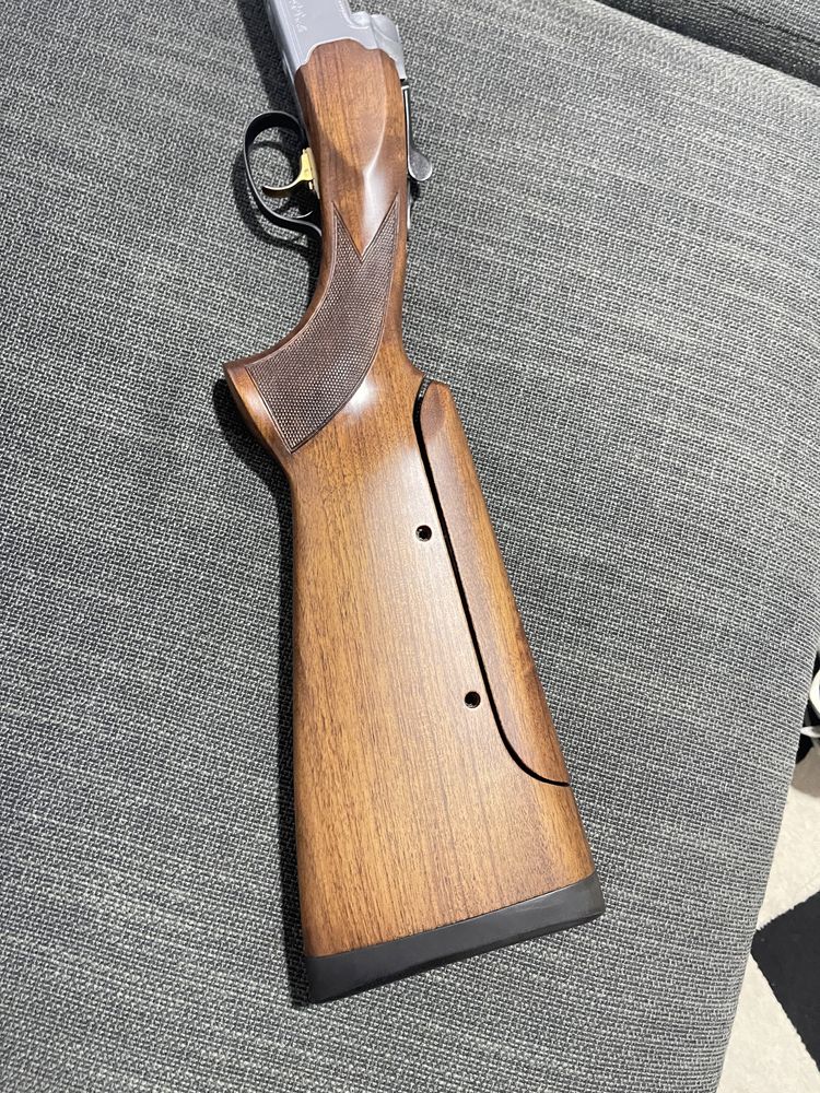 Coronha esquerda - modelo Beretta 682