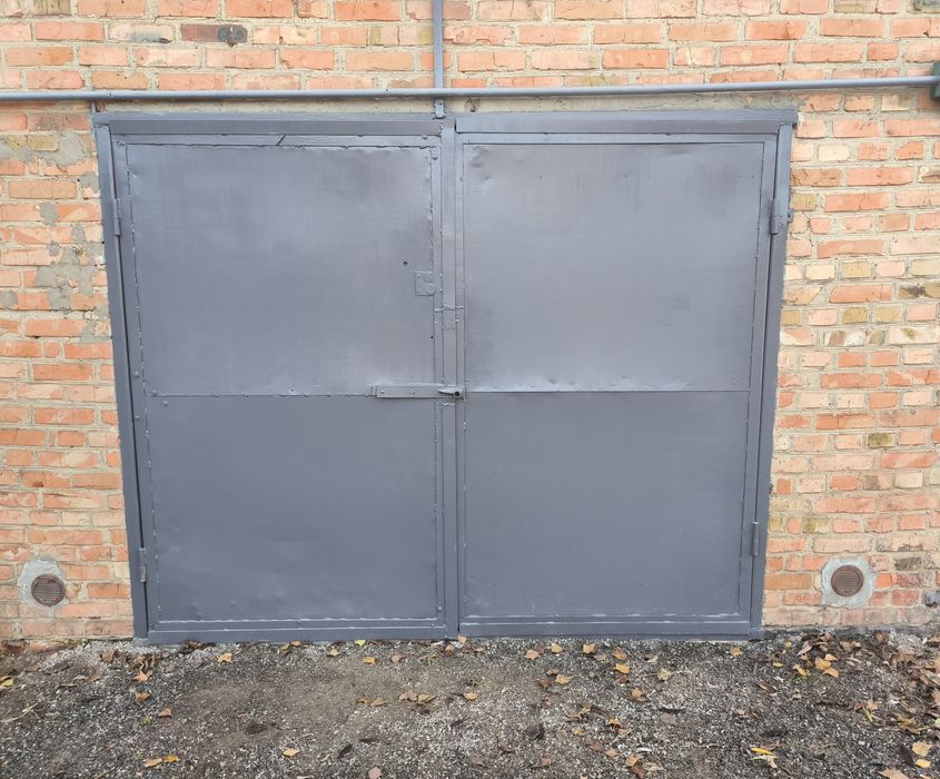 Продам гараж з прибудовою