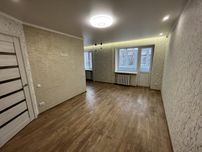 Продаж 2х кімнатної квартири в Лісках, с новим євроремонтом.
