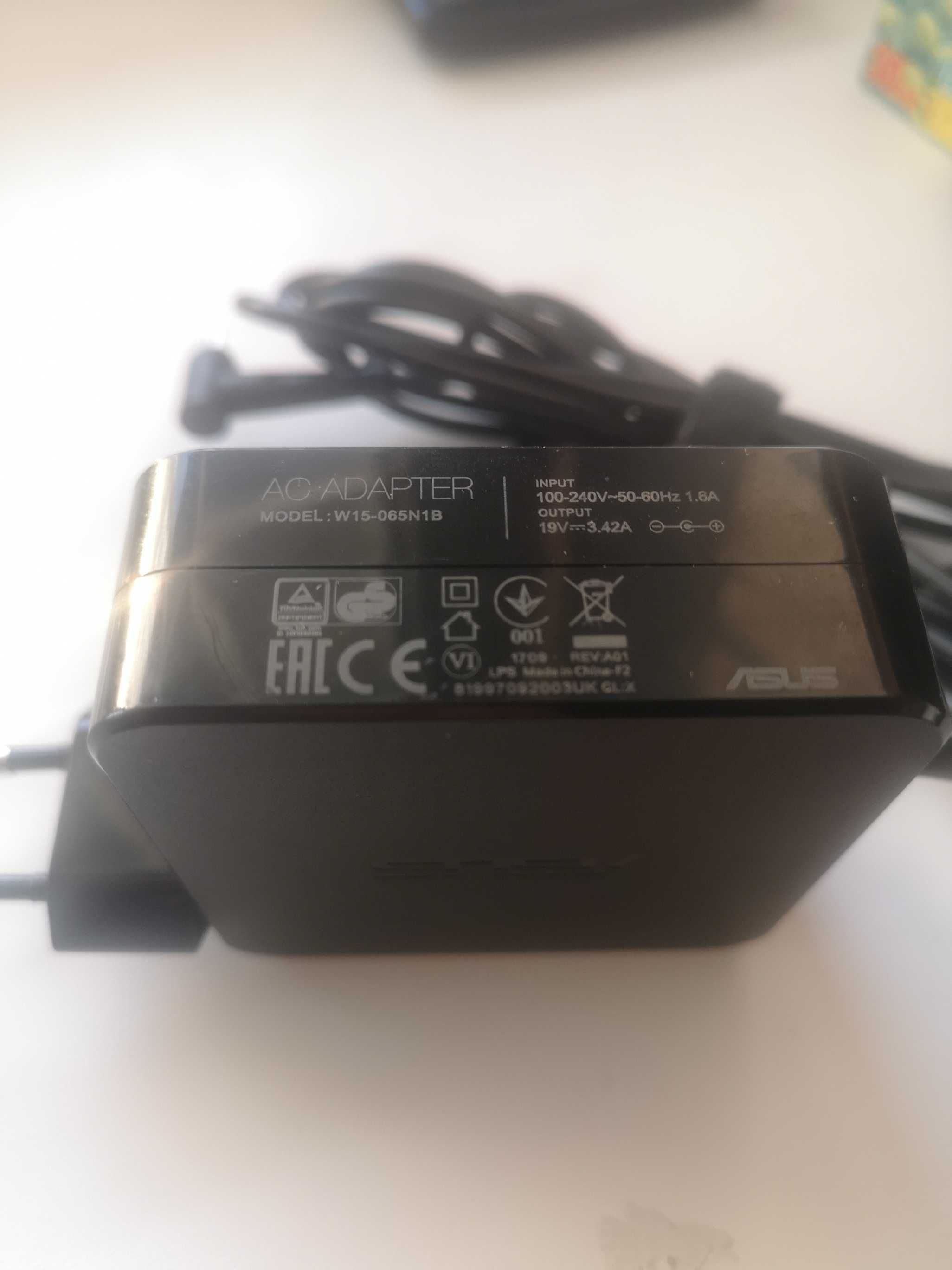 Блок живлення для ноутбука Fujitsu FPCAC118 зарядний пристрій