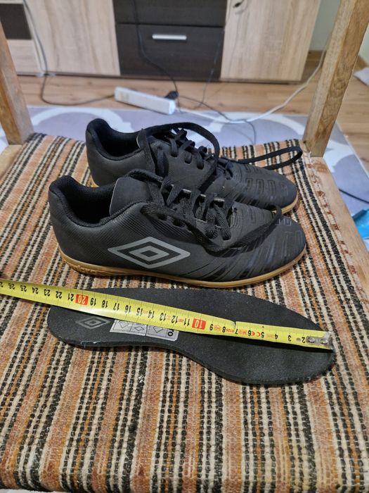 Halówki umbro r 36