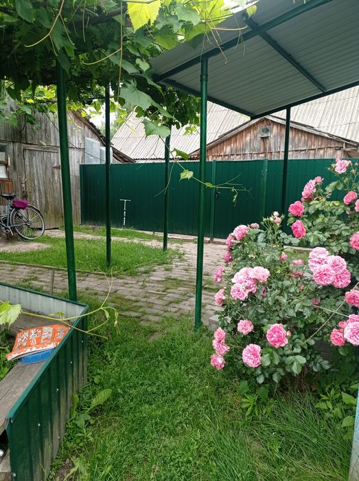 Будинок по трасі Чернігів-Київ в селі Серединка.ЗРУЧНОСТІ. Зем. 2га.