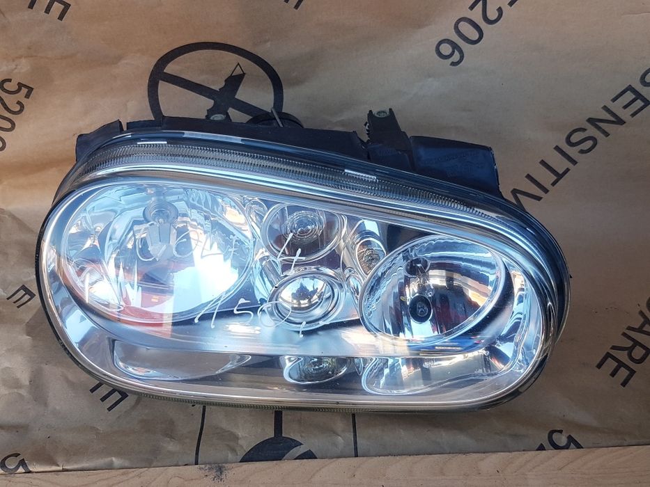 Lampa przód przednia prawa Volkswagen VW Golf 4 IV