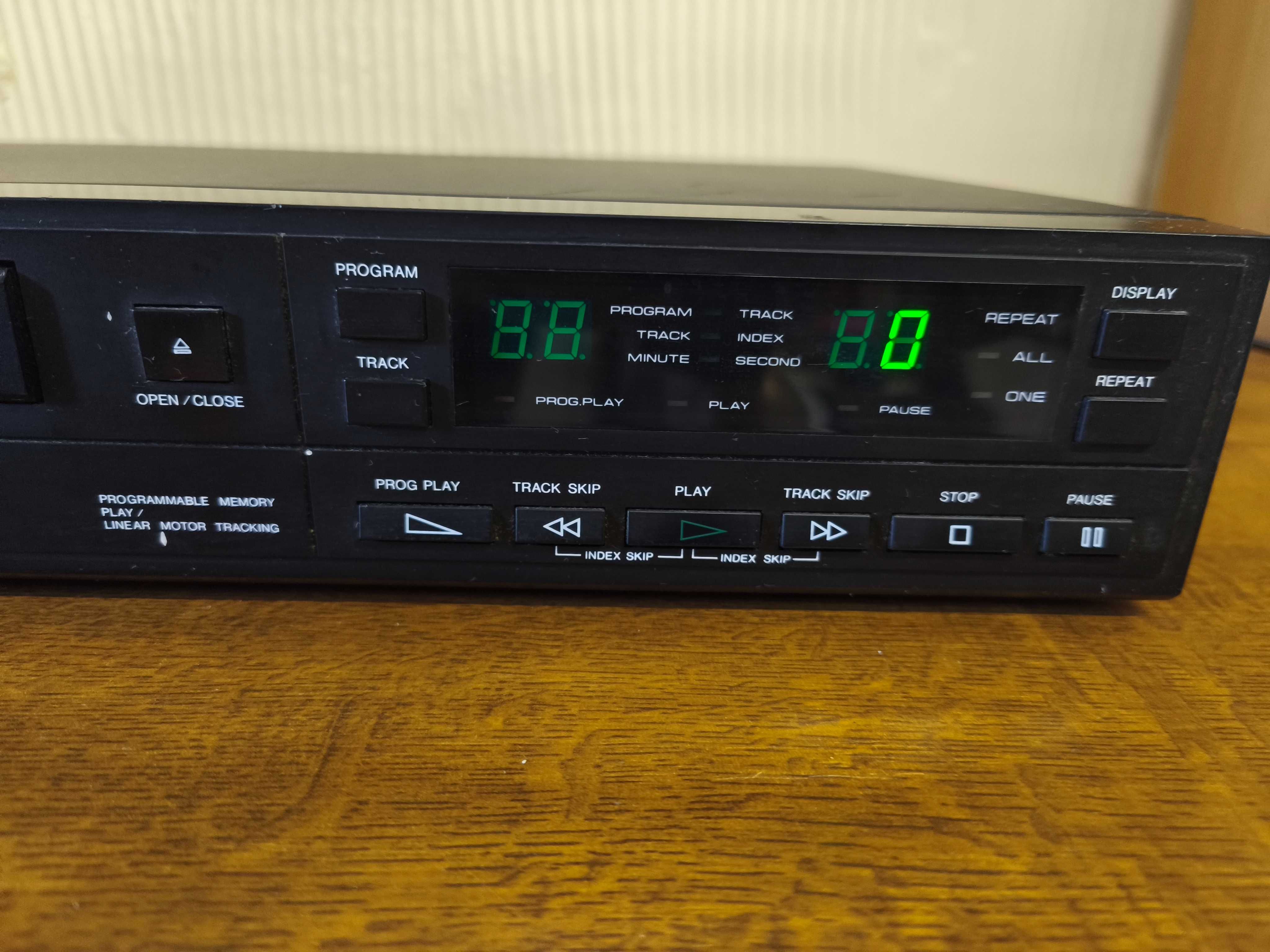 Odtwarzacz CD Cedemaster CX-900