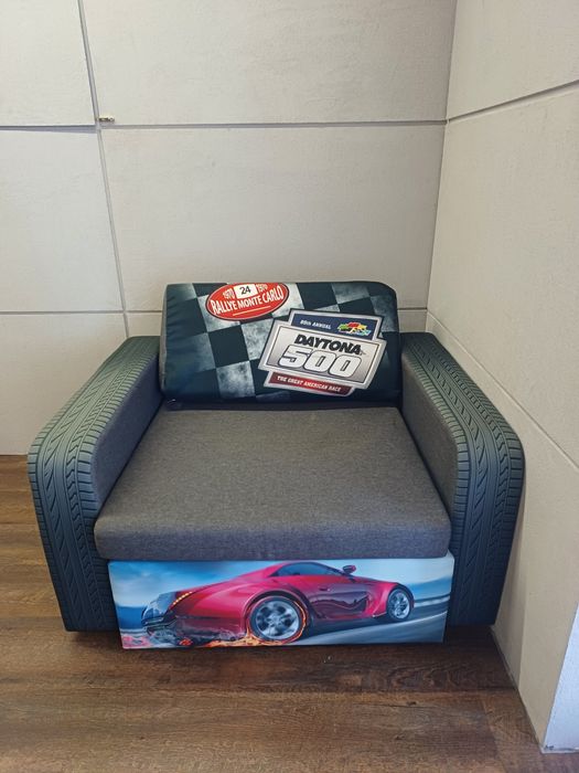 Fotel z funkcją spania . Kanapa