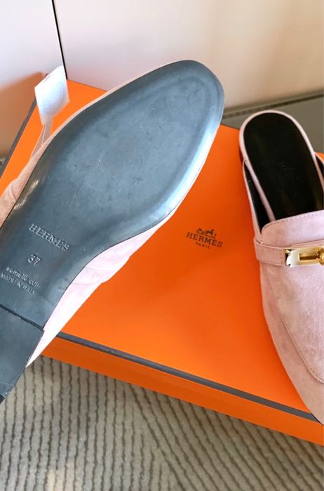 Hermès Mule Suede Rosa com Fivela Kelly