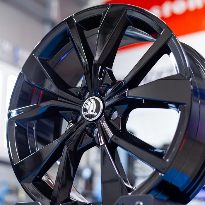 NOWE ORYGINALNE Felgi / Koła 18" - Skoda Fabia RS Scala Kamiq