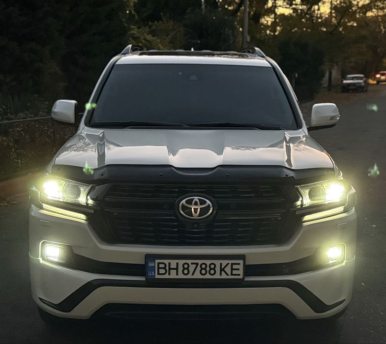 Toyota Land Cruiser 200 2016 v8 diеsel