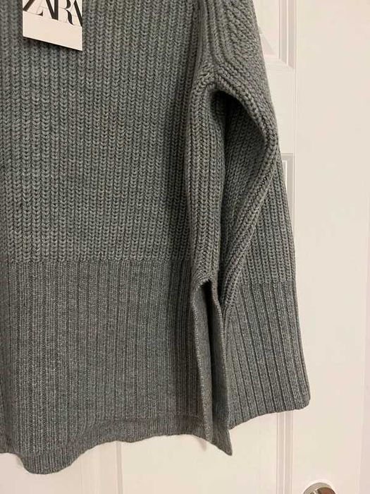 Вязаний светер жіночий ZARA