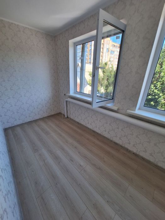 Терміново ! Продаж частини будинку