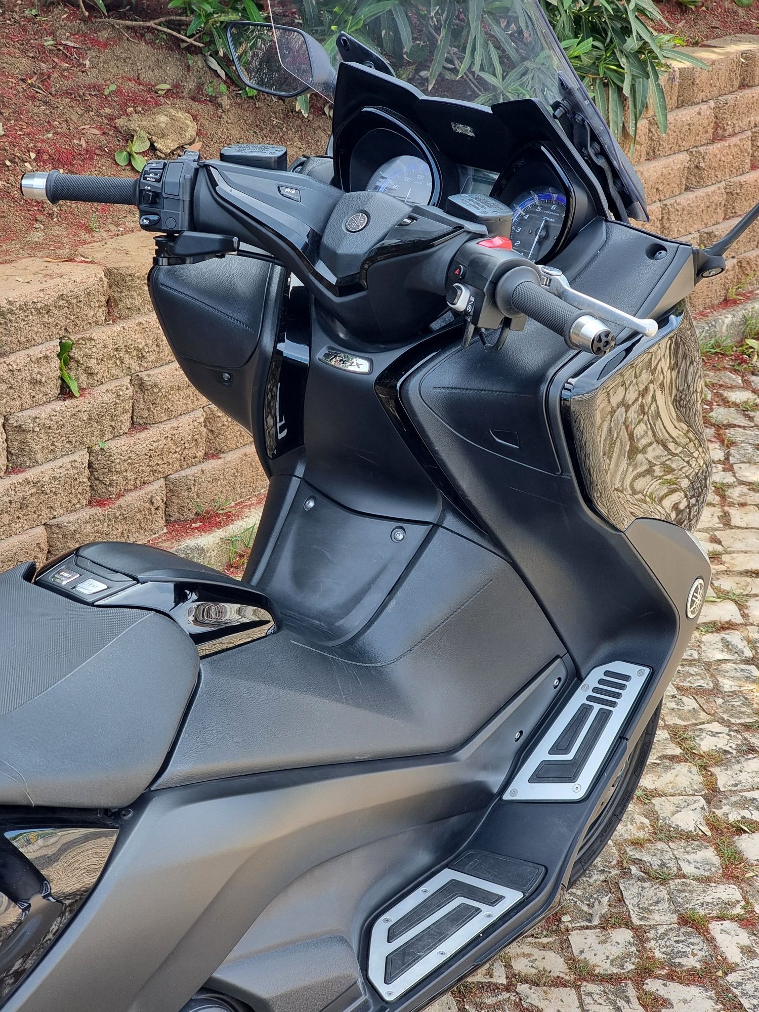 Yamaha Tmax 530 de 2017 akrapovic