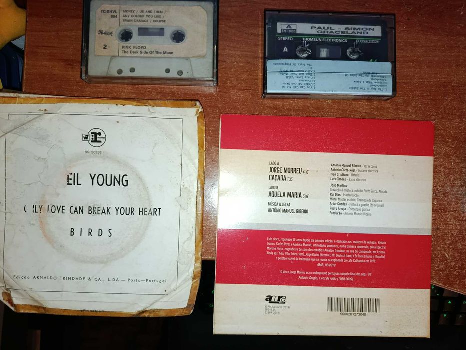 Discos Vinil - Neil young (1970) , UHF Jorge Morreu (2019) autografado