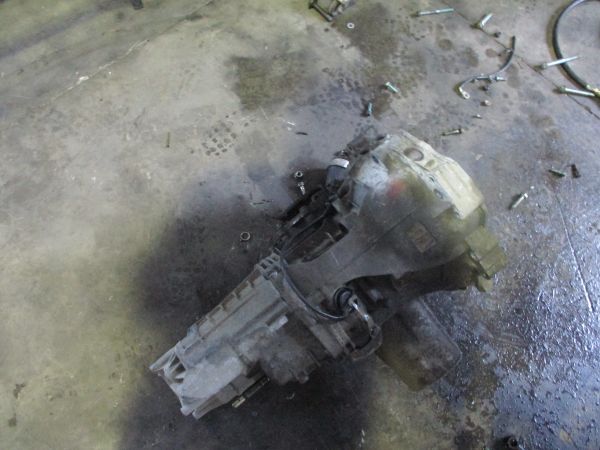 Caixa de velocidades manual VOLKSWAGEN Passat (3B3)