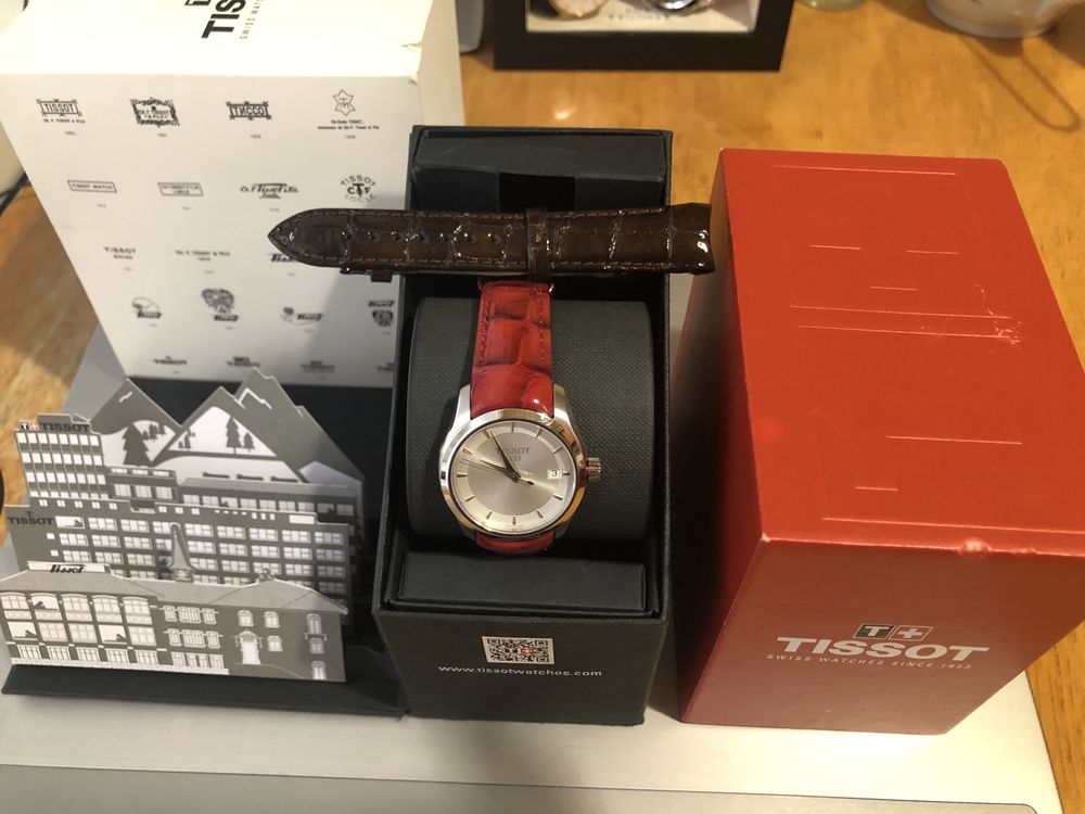 TISSOT Couturier Red Leather T035.210.16.011.01 For Women