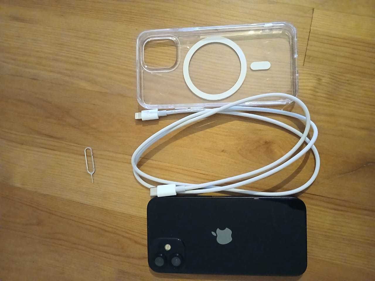 Iphone 12 mini em perfeitas  condições, sem marcas de uso.