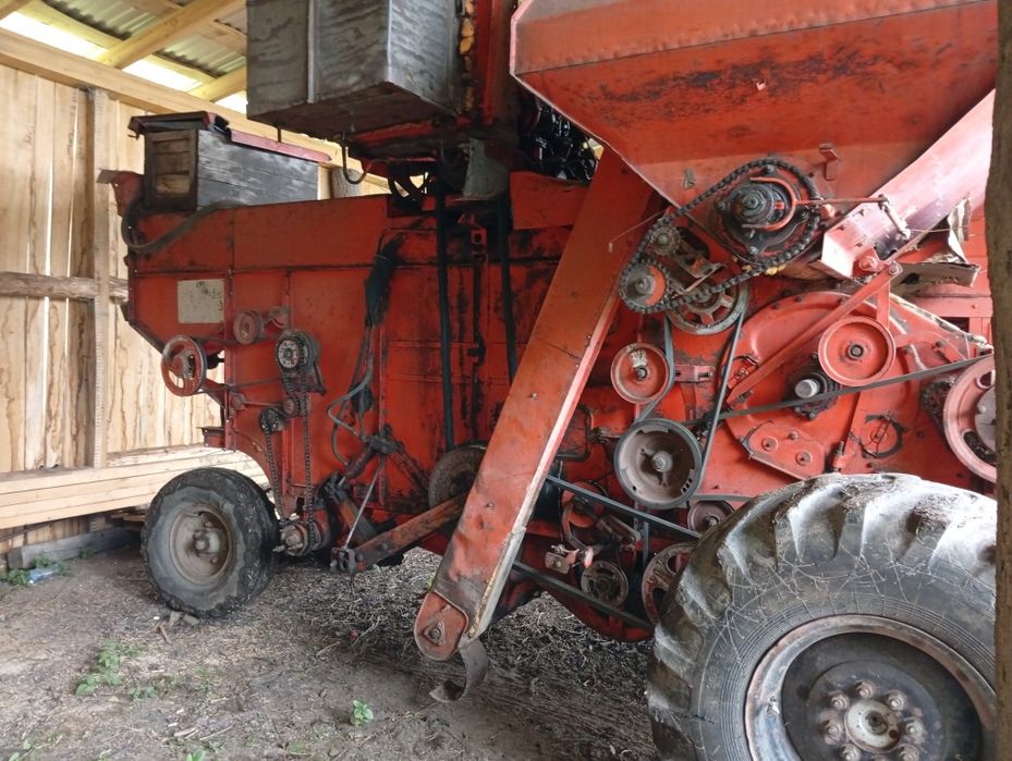 Продається комбайн по запчастинах