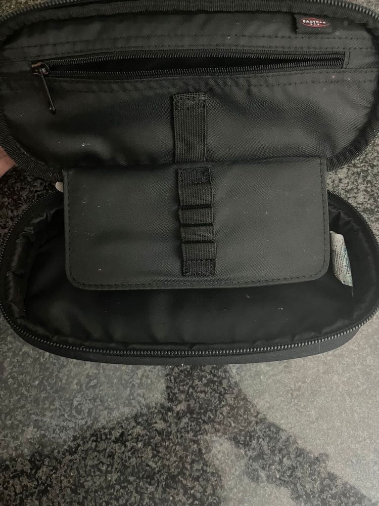 Estojo EASTPAK usado em bom estado