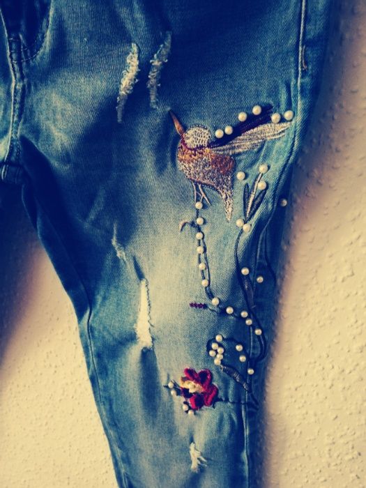 Spodnie Z HAFTEM /z kwiatami / korale / wyszyte / S,M / wygodne, rurki