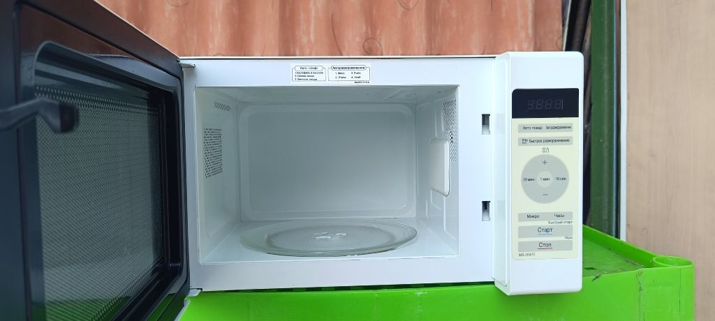 Микровалновка LG MS-2047C