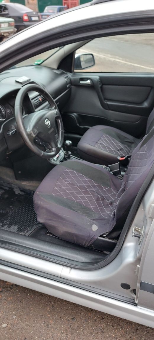 Opel Astra 2004 рік