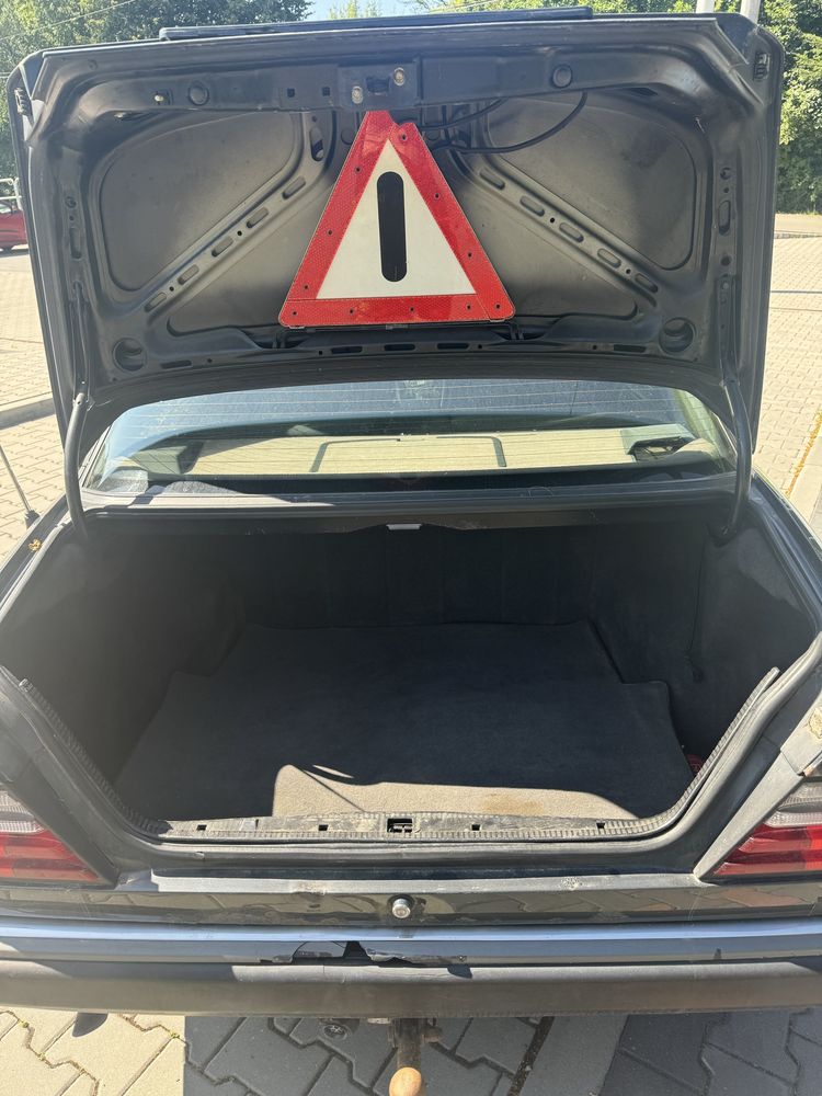 Mercedes W124 2.0B