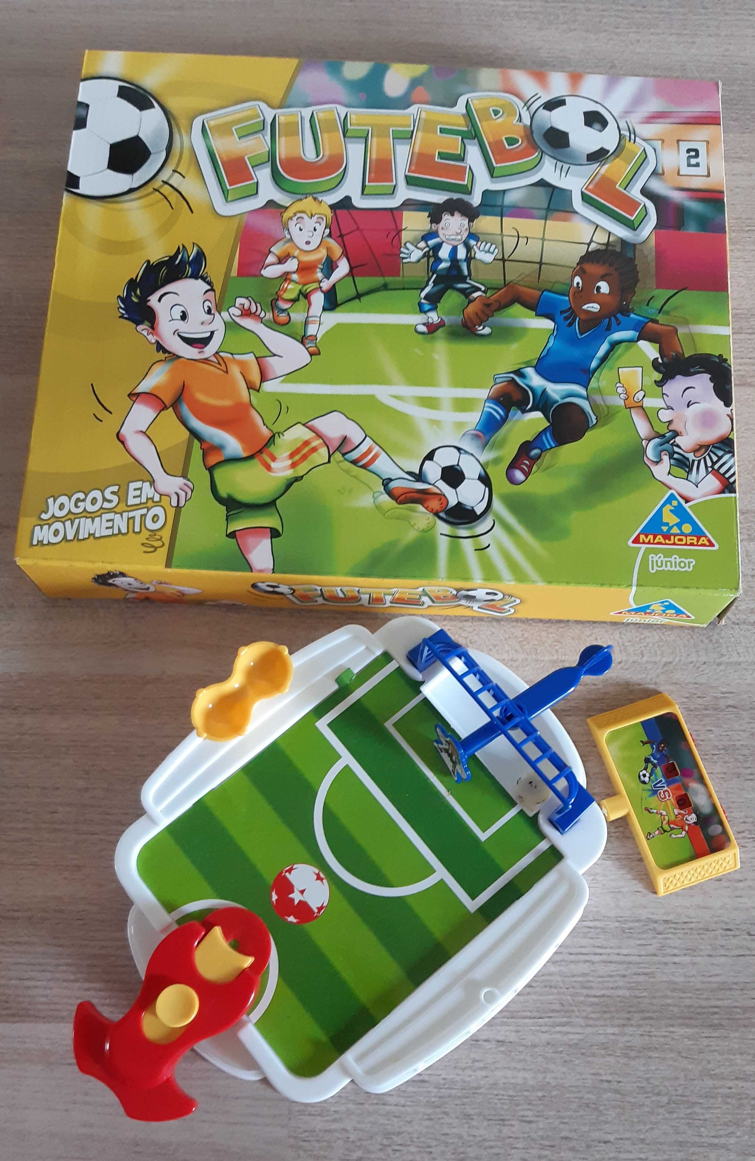 Conjunto de 2 brinquedos – Noddy e Futebol