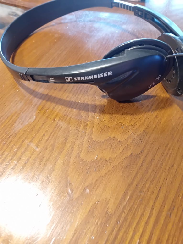 Auscultadores como novos da marca Sennheiser PX30