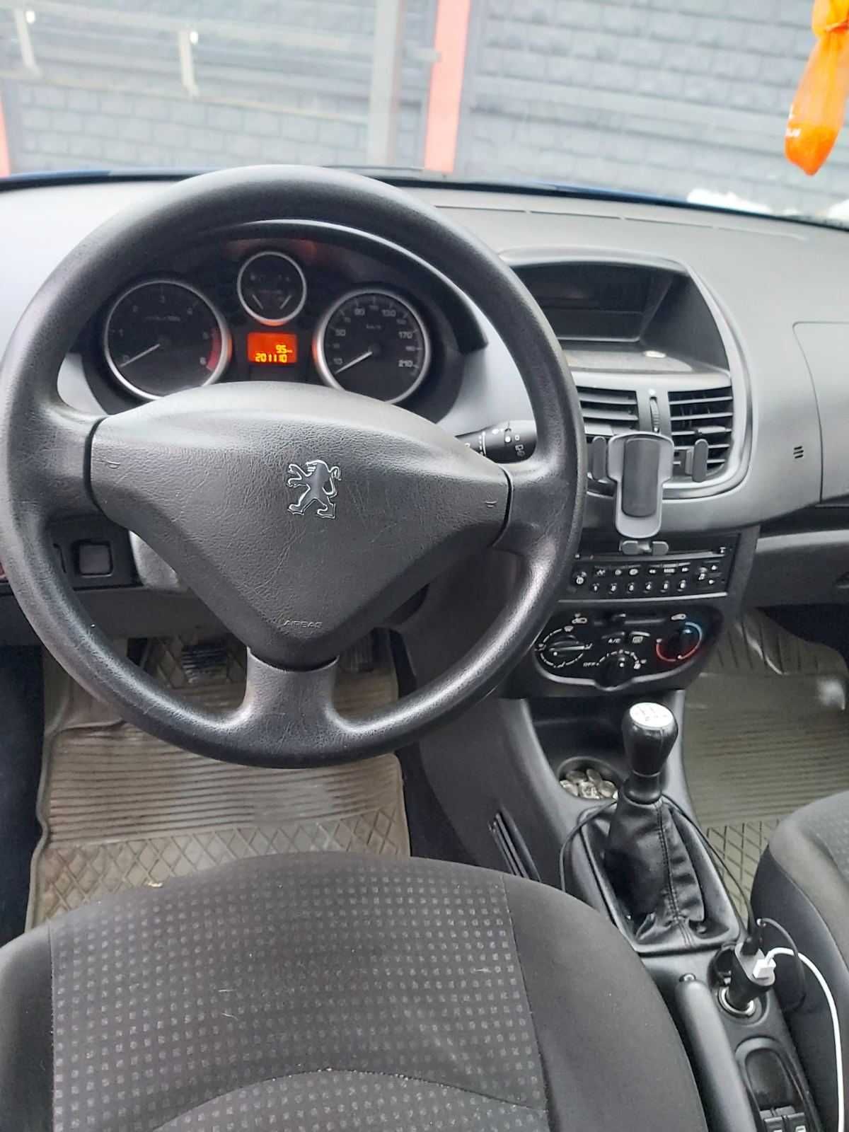 Peugeot 206+ в гарному стані