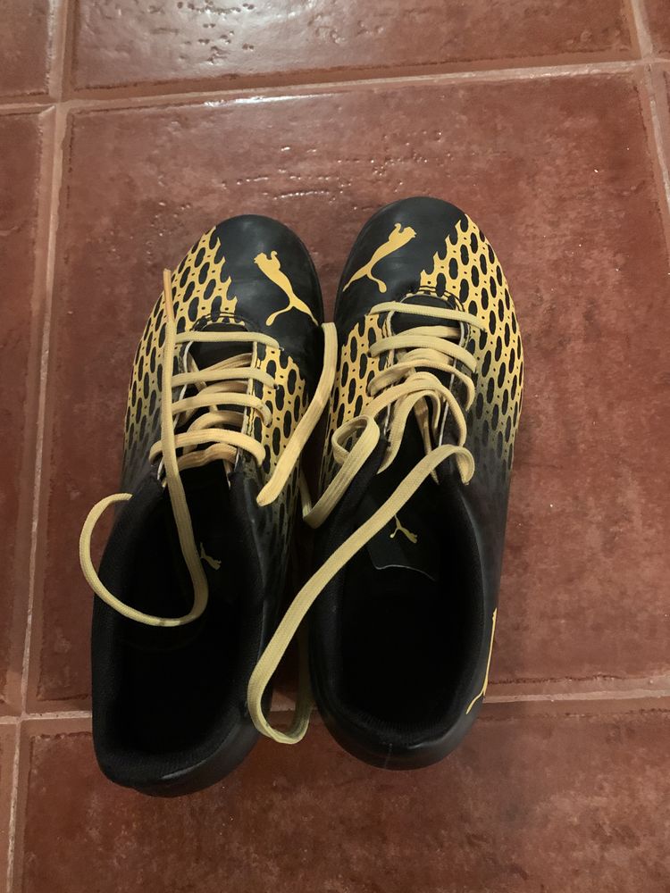 Puma de futebol tamanho 38,5