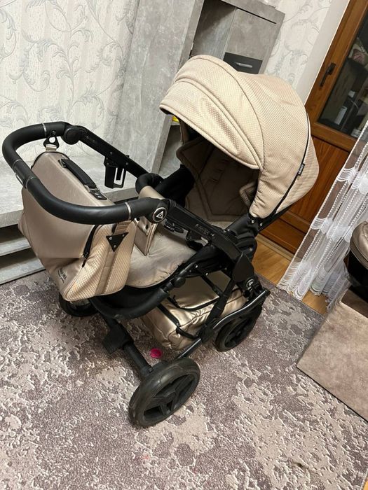 Коляска 2 в 1.