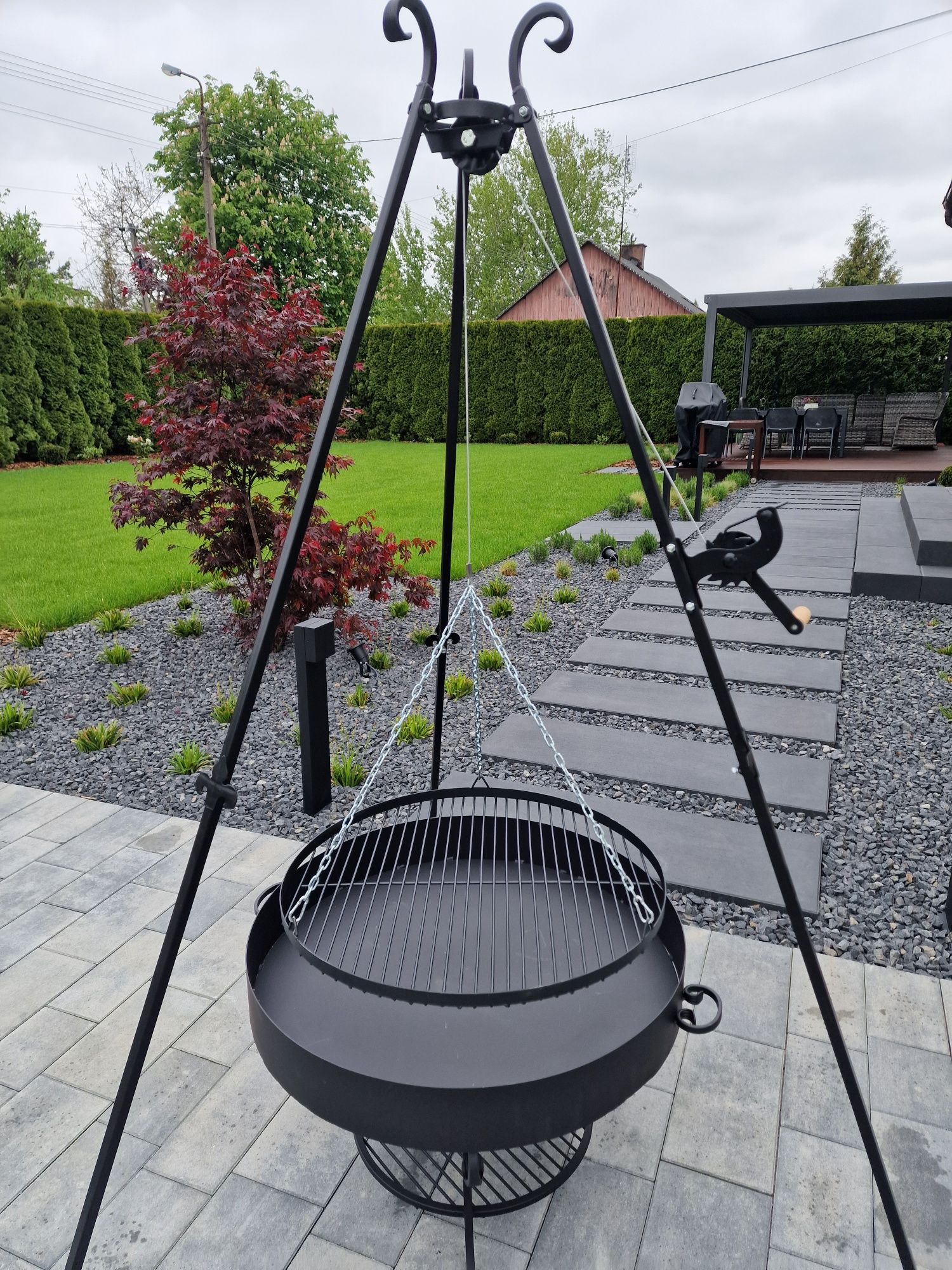 Grill ogrodowy 70  cm z kociołkiem  w komplecie