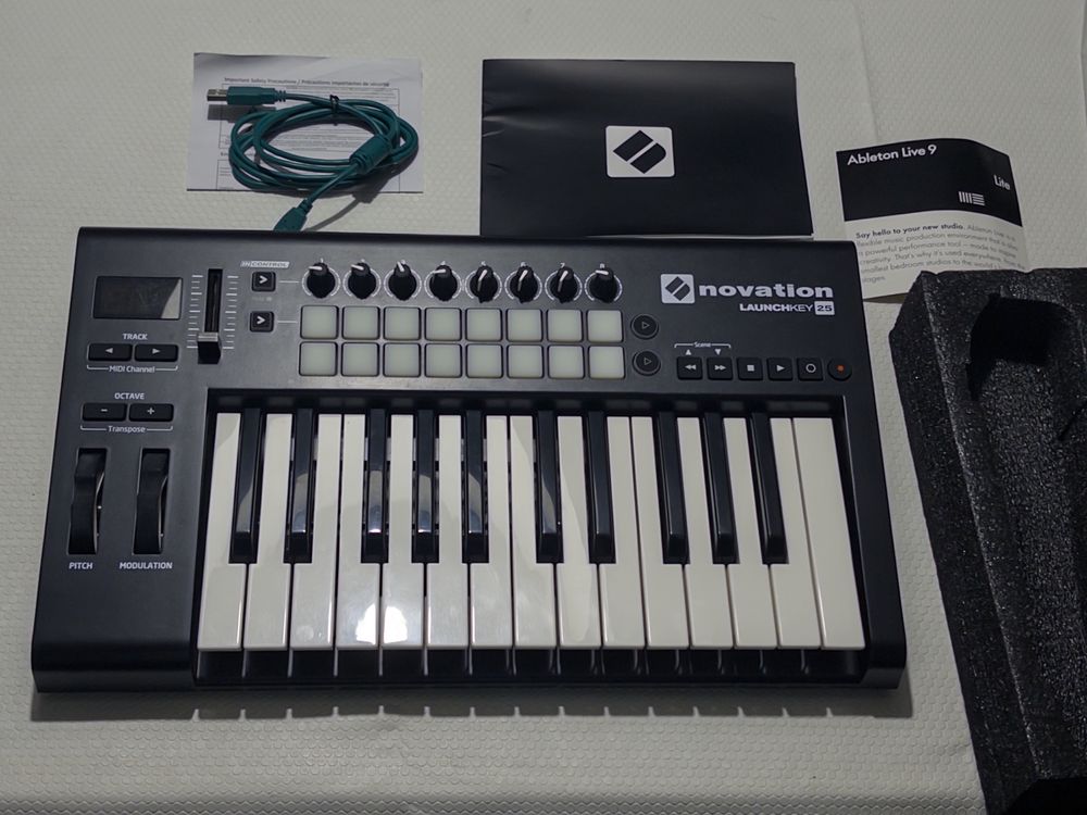 Teclado MIDI Launchkey 25 MK2