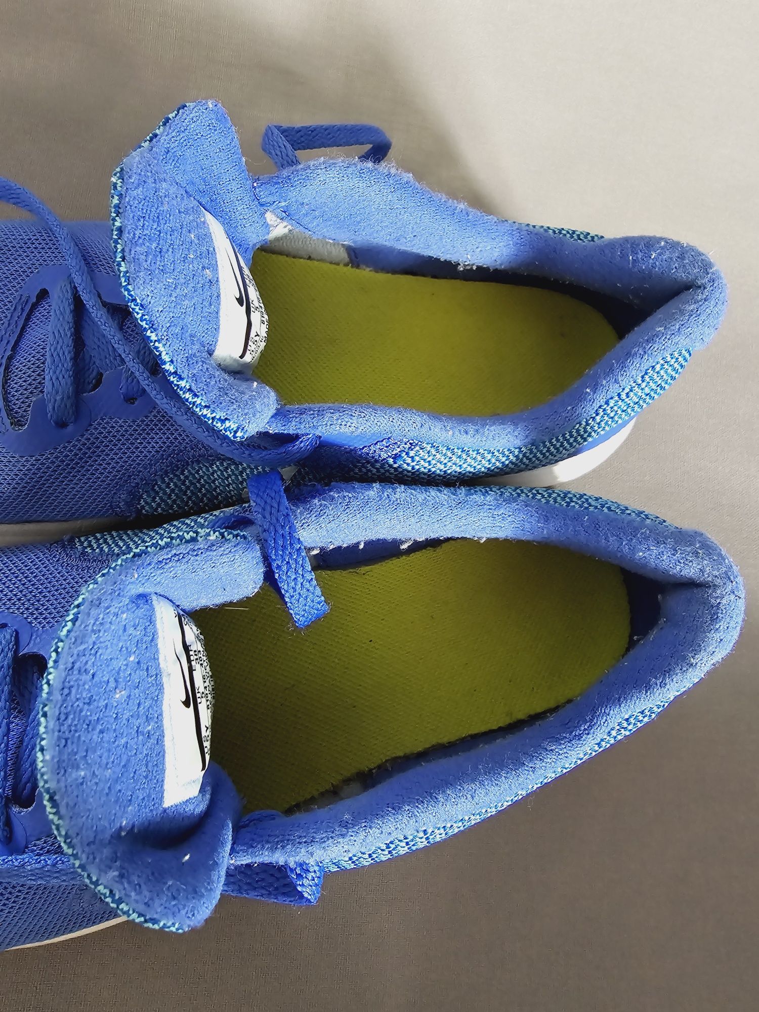 Nike Revolution 3 Gs r.38