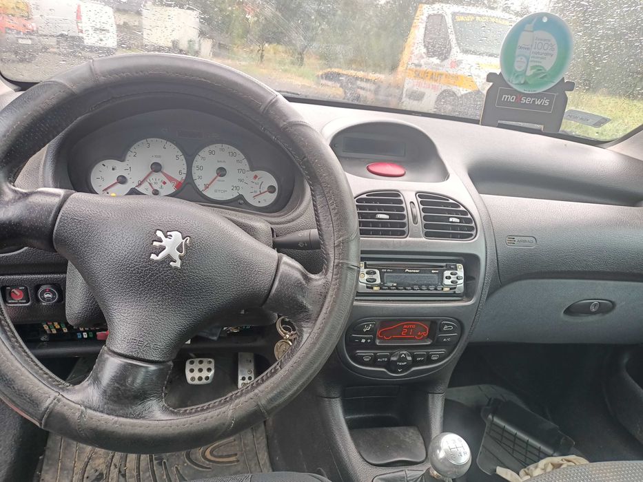 Peugeot 206CC 1.6LPG 01r