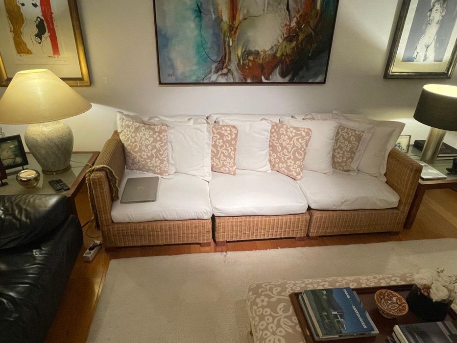 Sofa de verga com almofadas