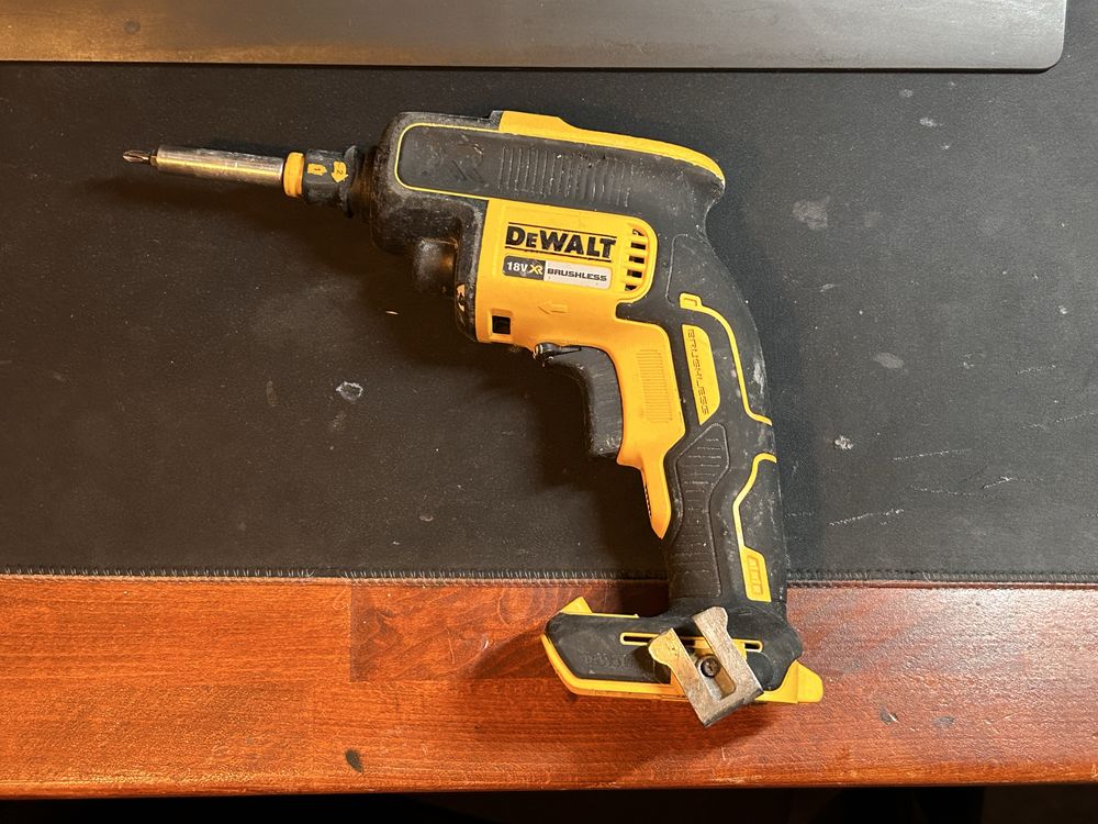 OKAZJA! Wkrętarka do płyt g-k DEWALT DCF620