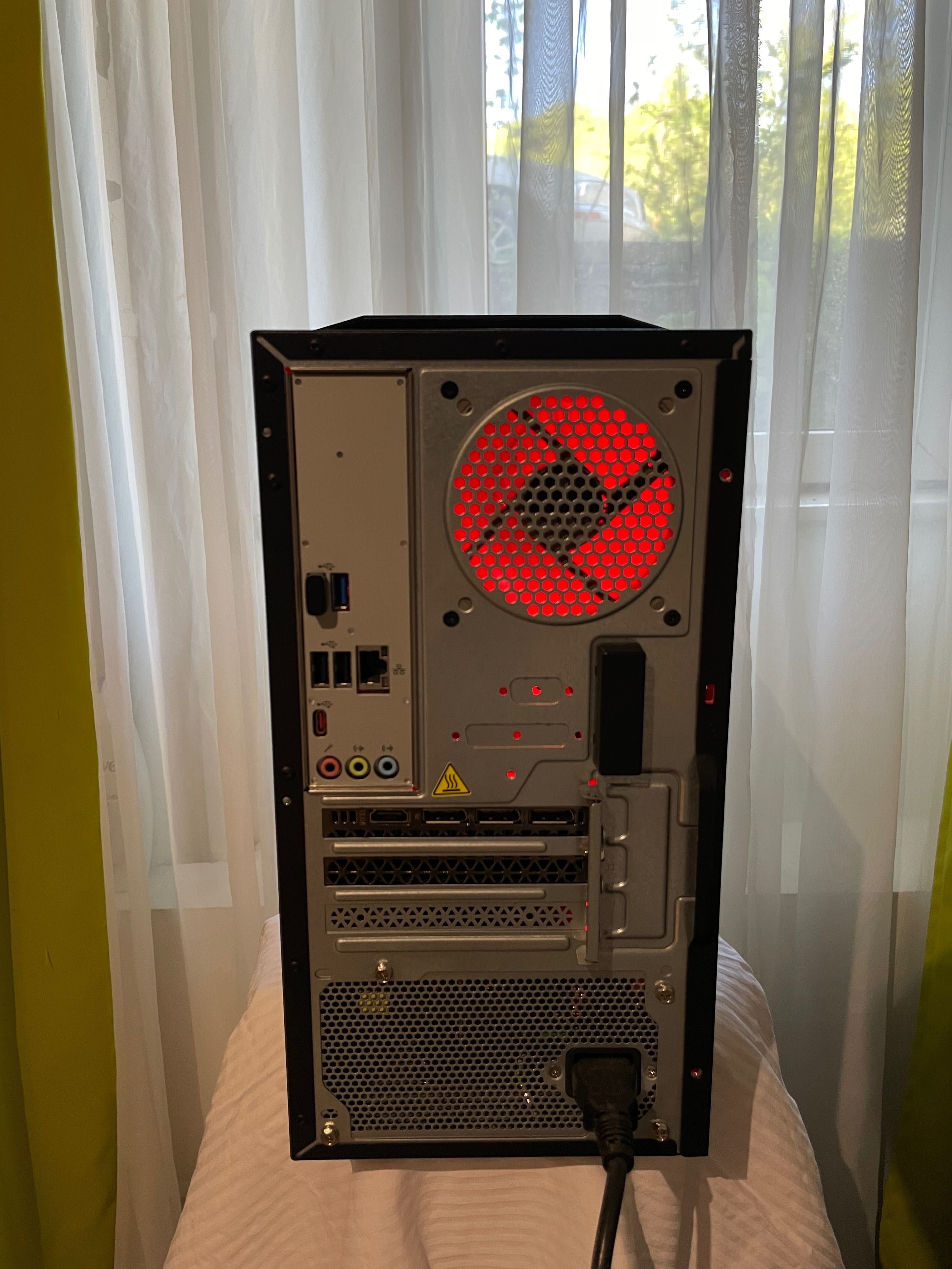 Komputer Acer Nitro 50 + Monitor