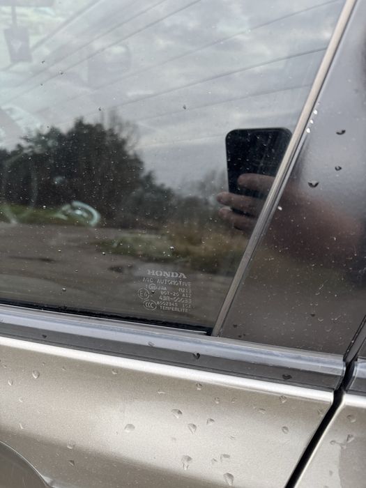 Живий сівік. Друга машина в сімї  їздила дівчина.