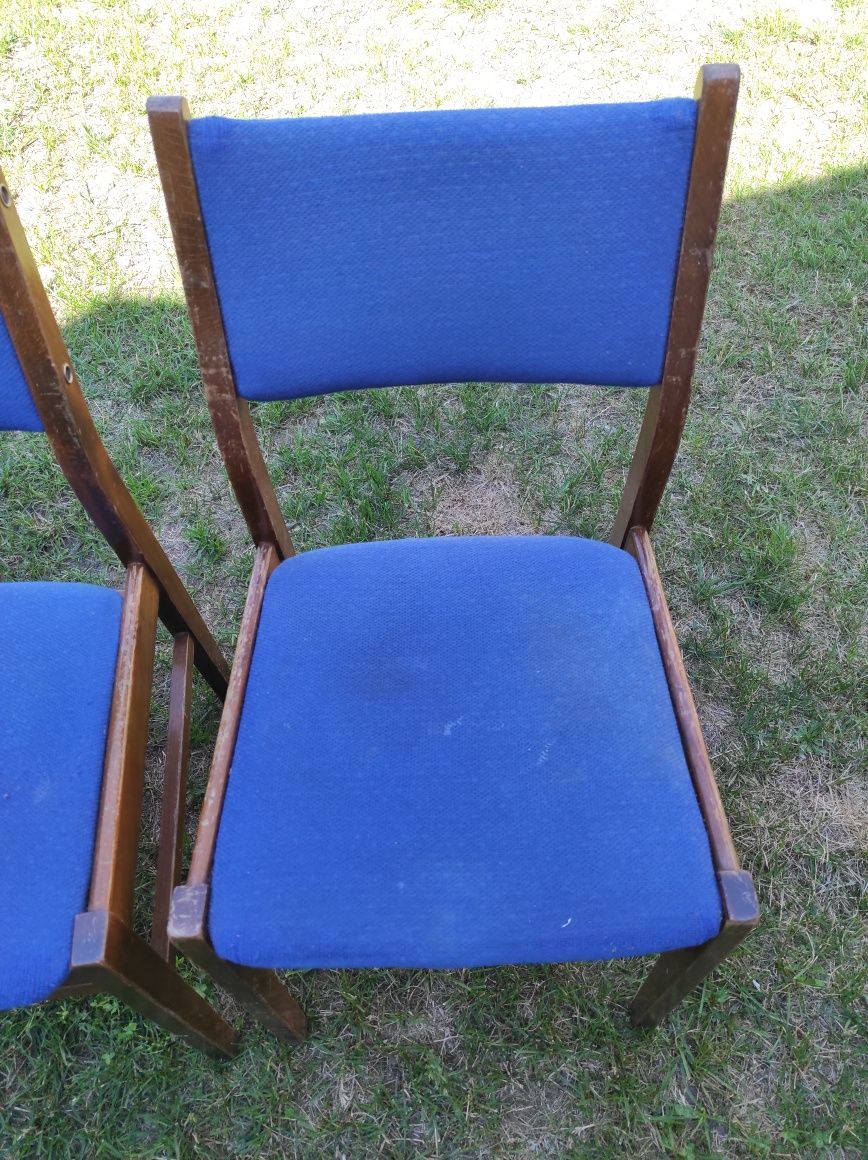 Krzesła antyki z niebieskim obiciem