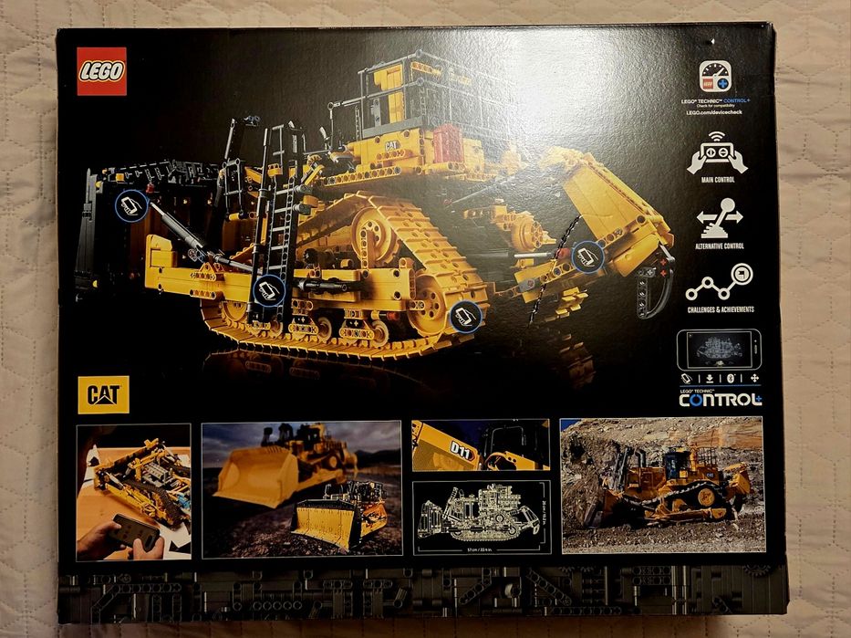 LEGO® Technic 42131 buldożer Cat D11